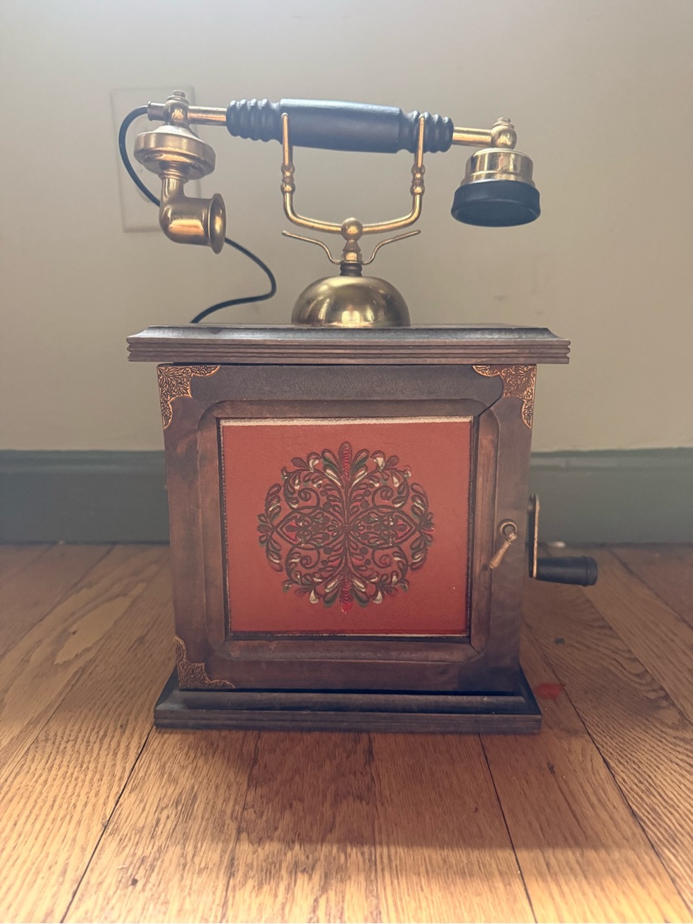 Vintage-Style Decorative Table Phone in Brown and Gold